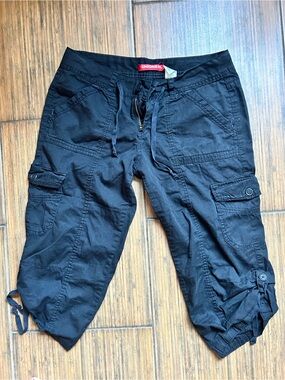 UNIONBAY Black Cargo Capris with Red Logo Tag
